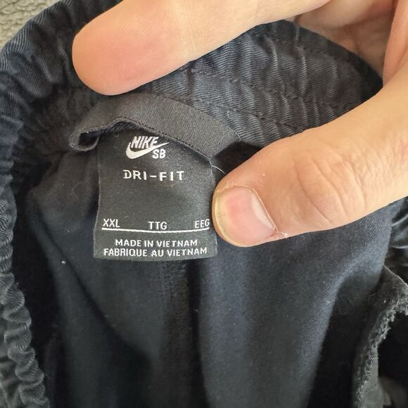 S Nike Shorts Mens XXL‎ Black Chino SB Skateboarding Dri Fit Elastic Waist - Picture 5 of 6